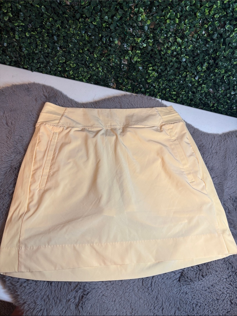 Athleta Pale Yellow Athletic Skort Size 6